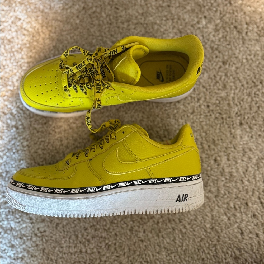 Nike Wmns Air Force 1 Low SE Premium 'Overbranding Bright Citron'